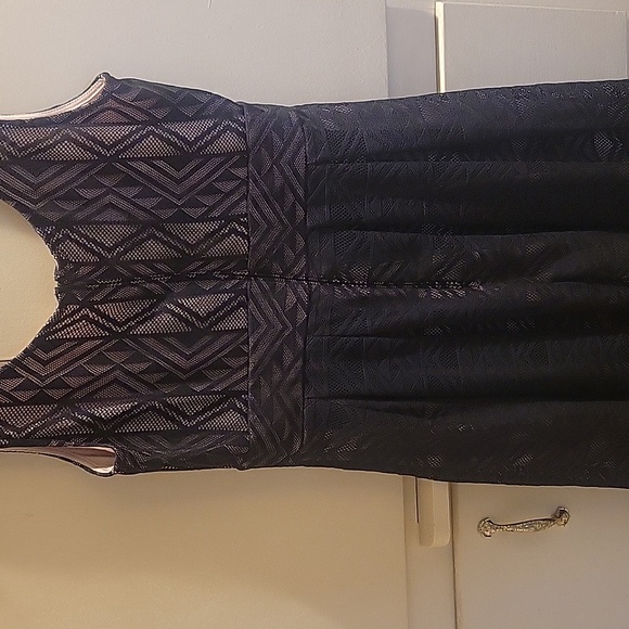 Black Lace Dress - Picture 3 of 3